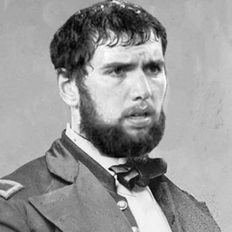 ‘It warms my beard’: Captain Andrew Luck returns to Twitter
