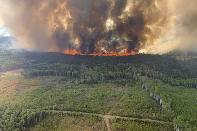 Smoke from Canadian fires is pouring into the US and could linger for days