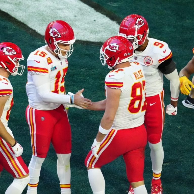 NFL season to begin with defending champs hosting upstart squad