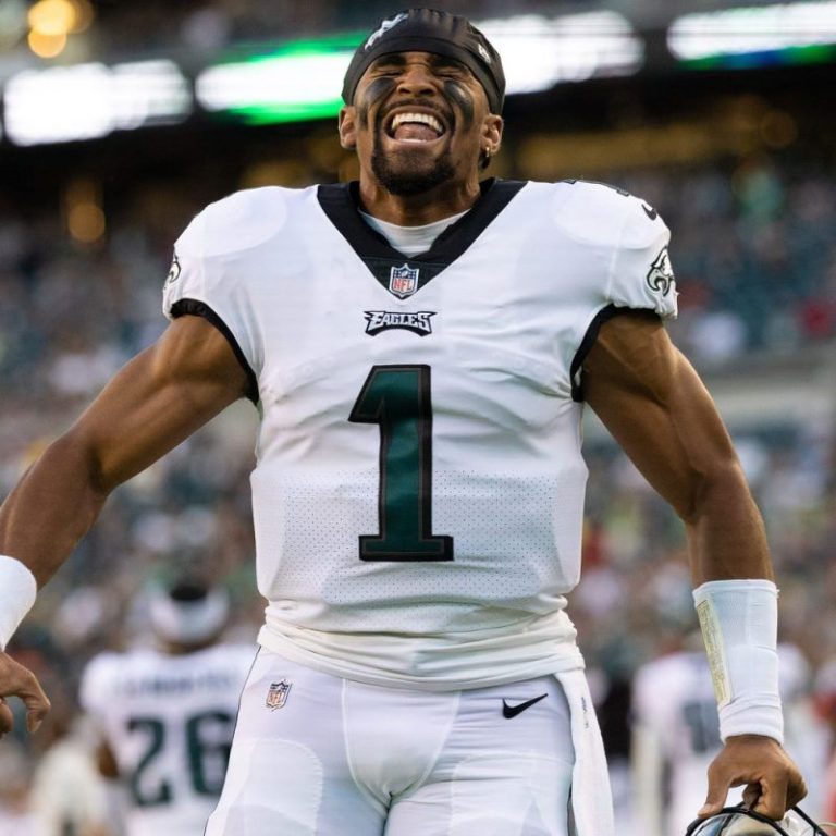 Eagles star QB finished master’s while leading team to Super Bowl