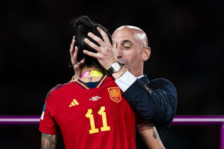 Spanish government faces setback in efforts to suspend soccer chief Rubiales after tribunal ruling