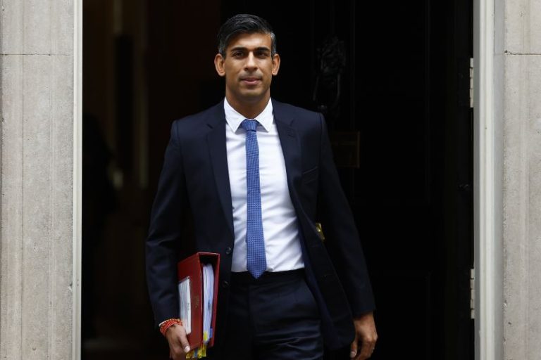 Sunak delays crucial UK climate targets, with one eye on the next election