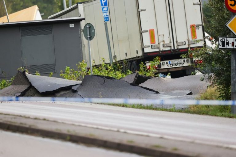 Landslide causes motorway to collapse in Sweden
