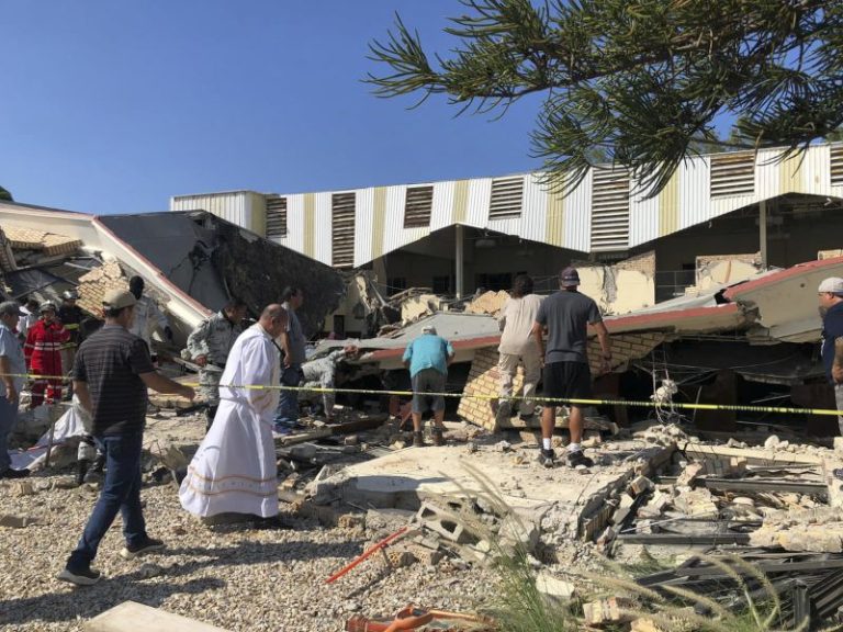 Mexico church roof collapses, killing at least nine people