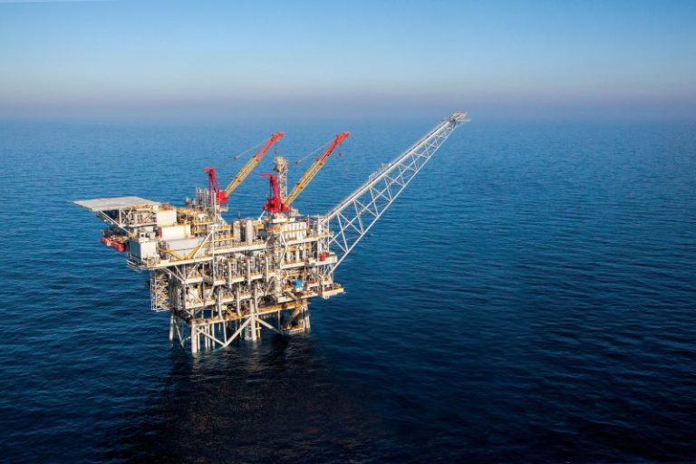 U.S. gas prices are likely to keep falling despite the Israel-Hamas war, analysts say