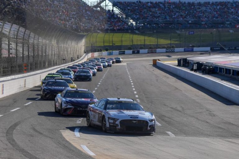 Predictions, odds for NASCAR Cup Series finale at Phoenix Raceway
