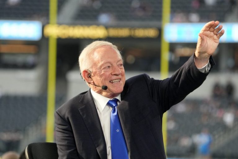 Judge throws out defamation lawsuit vs. Cowboys owner Jerry Jones
