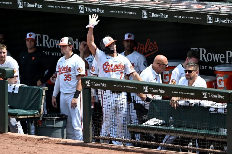 Watch: Top prospect crushes grand slam for first MLB home run