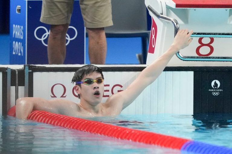 Chinese sprinter crushes own world record in 100 free