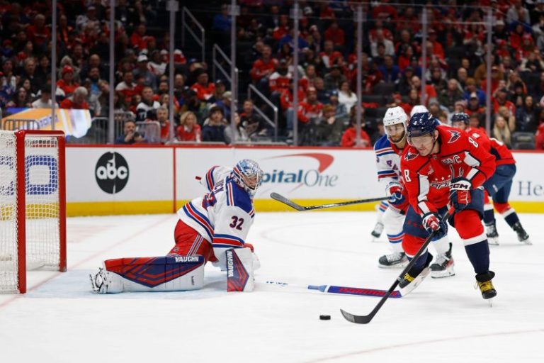 Alex Ovechkin scores again in Wayne Gretzky goal record chase