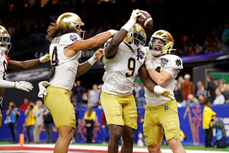 Several Notre Dame players have unique resource: Dads who played in NFL