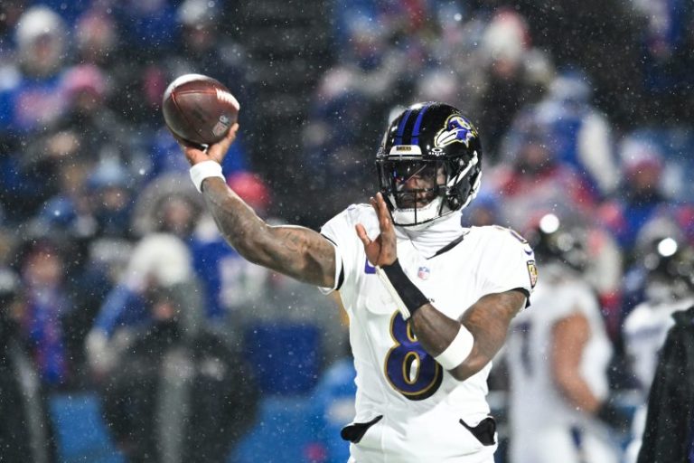 Lamar Jackson critiques own performance in expletive-laced response