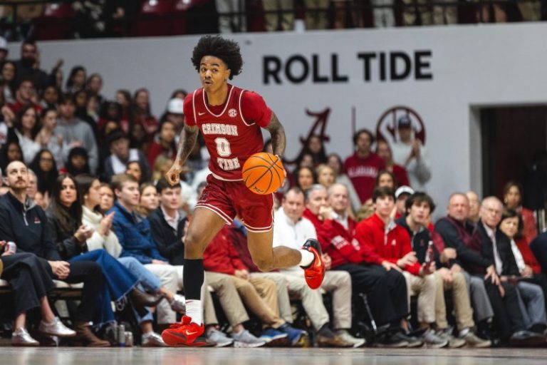 Bracketology: Alabama replaces Tennessee as No. 1 seed