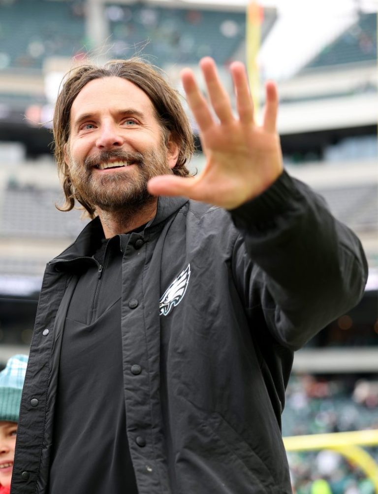 Celebrity superfans to introduce Super Bowl teams’ entrances