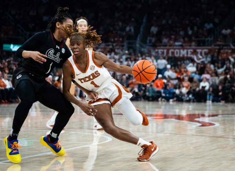 No. 6 Texas downs No. 2 South Carolina in women’s hoops: highlights