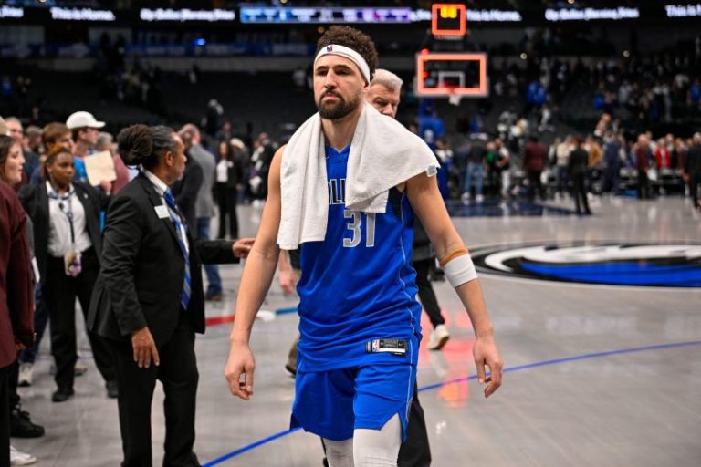 Mavs fans ejected for conduct violations in protesting Doncic trade