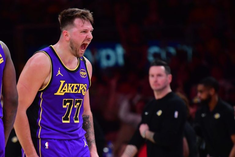 Luka Doncic keeps emotions (mostly) in check, dominates Dallas