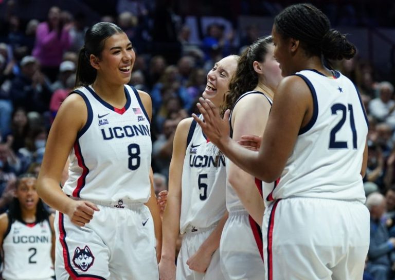 UConn star Paige Bueckers cooks breakfast for teammate during Ramadan