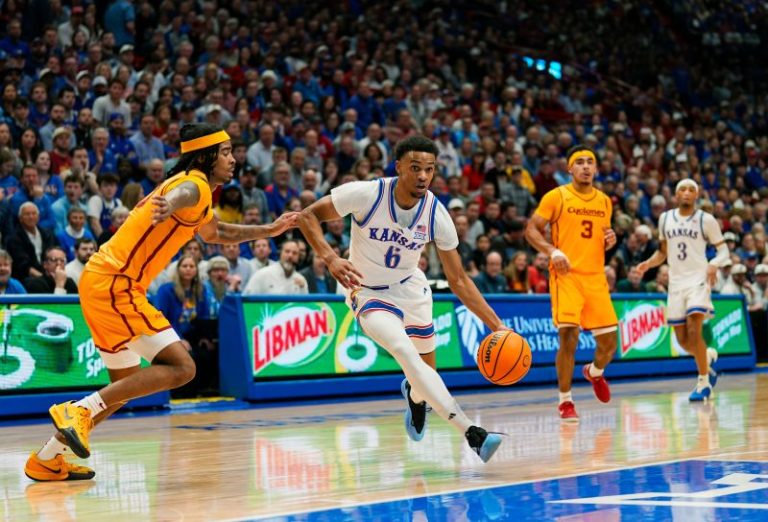 NCAA tournament bold predictions: Kansas, UConn, SEC disappointment?