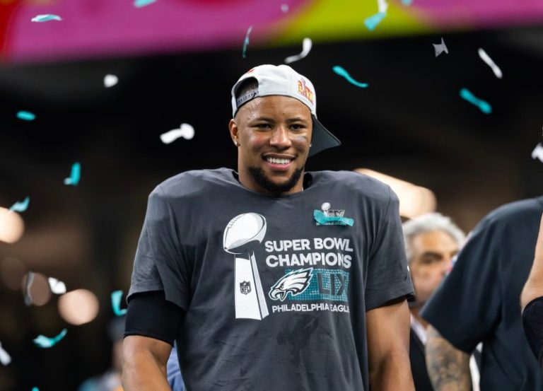 Eagles make Saquon Barkley highest-paid RB