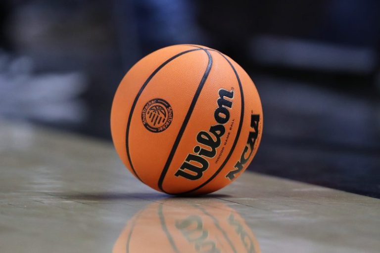 Why is St. Thomas ineligible for the NCAA tournament?