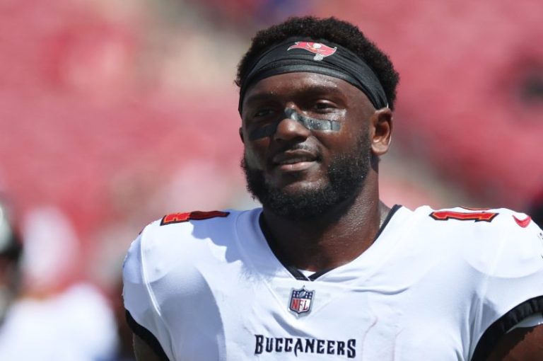 Buccaneers receiver Chris Godwin left cash on the table to stay home