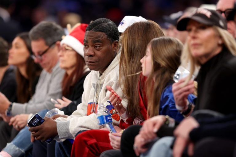 Tracy Morgan appears to fall ill at NBA game, taken away in wheelchair