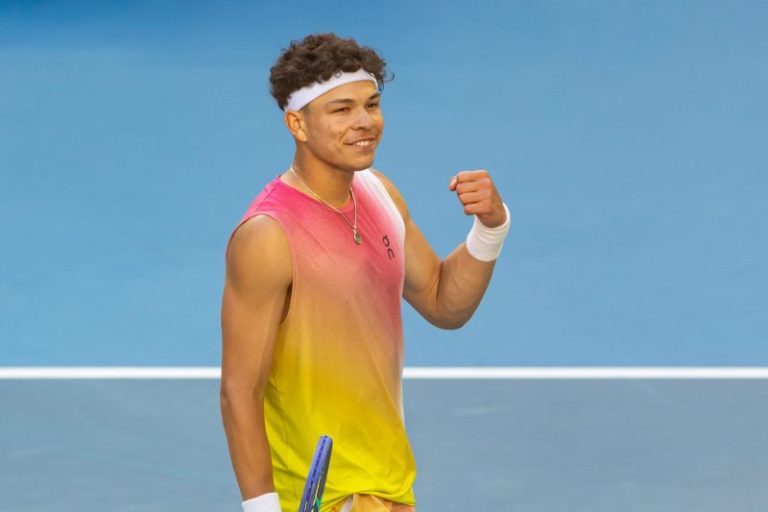 Tennis star and USWNT star make relationship Instagram official