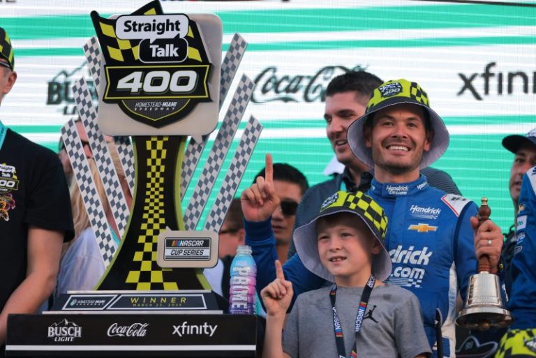 Larson tops Bowman at Homestead for 30th career NASCAR Cup win
