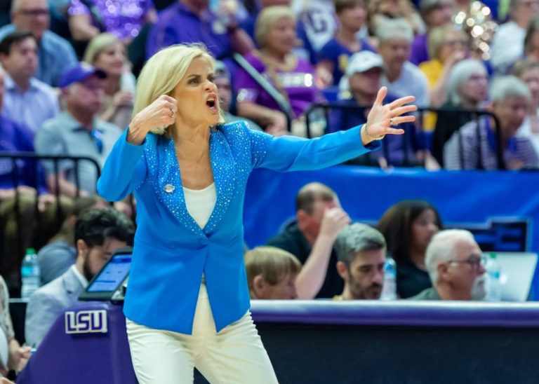 Kim Mulkey outfit: What LSU coach wore vs. FSU in March Madness