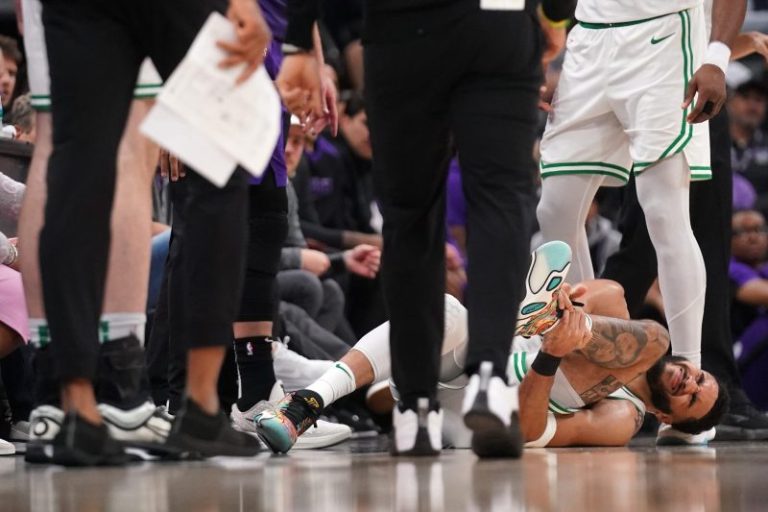 Jayson Tatum injures ankle in Celtics’ win vs. Kings