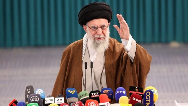 Trump threatens to bomb Iran unless they end nuclear weapons program and begin talks on new deal
