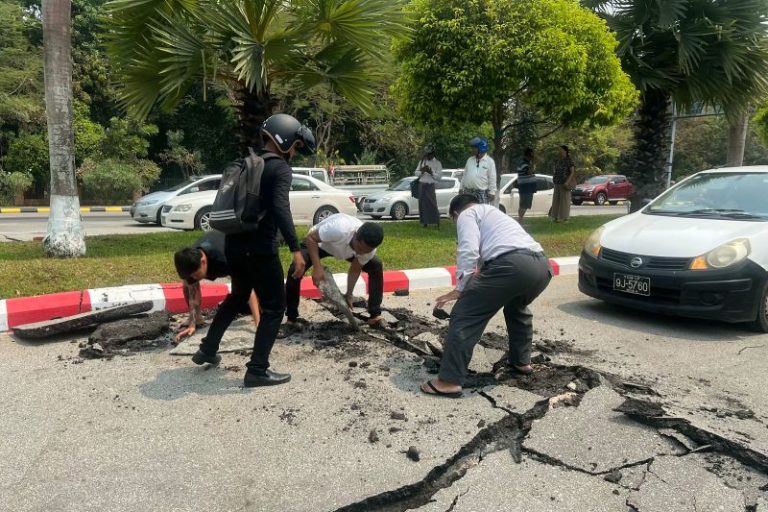 Powerful 7.7-magnitude quake hits Myanmar