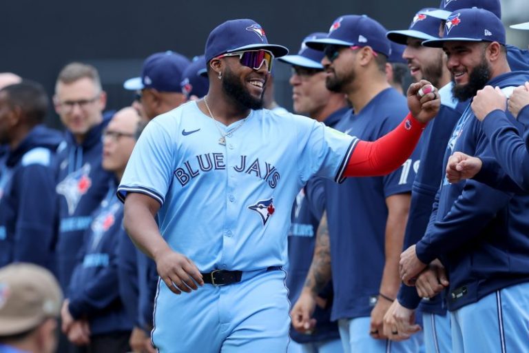 Vlad Guerrero Jr. contract: What $500 million deal means for MLB