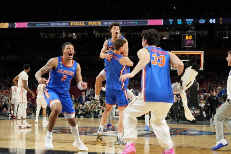 Florida stages comeback to beat Houston for national title