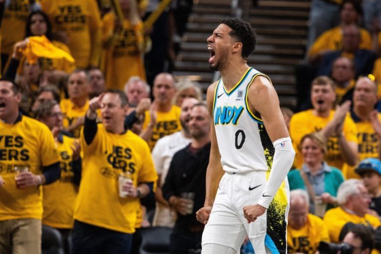 Haliburton hits game-winner for Pacers after Bucks up 7 with :40 left