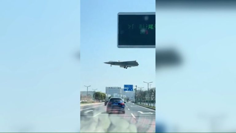 New video of China’s tailless, triple-engine fighter jet has military aviation community buzzing