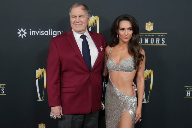 North Carolina denies Bill Belichick’s girlfriend is banned from facility