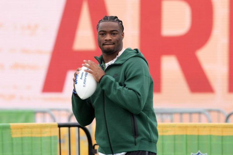 Seahawks QB Jalen Milroe using VR headset to prepare for rookie season