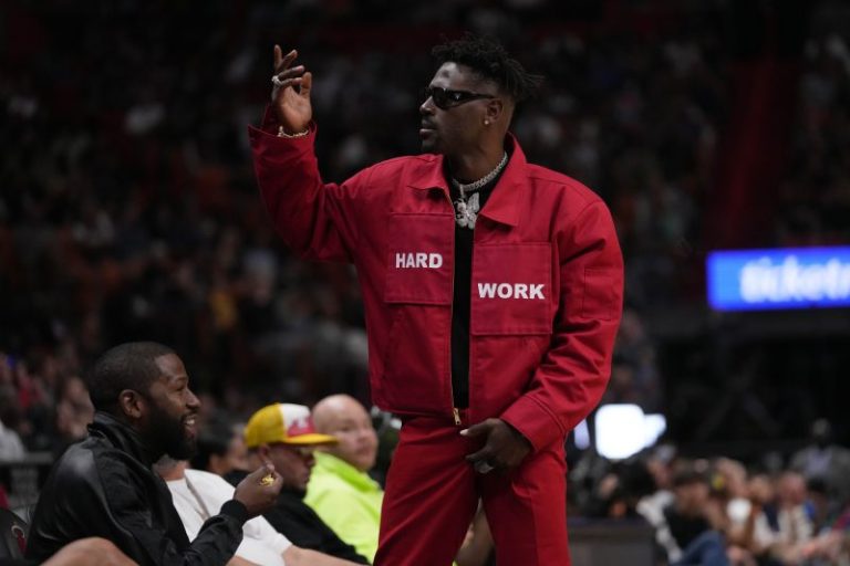 Antonio Brown ‘temporarily detained’ after boxing event altercation