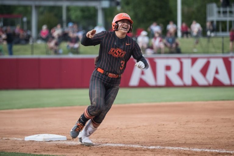 NCAA Softball Tournament scores, highlights from regionals Sunday
