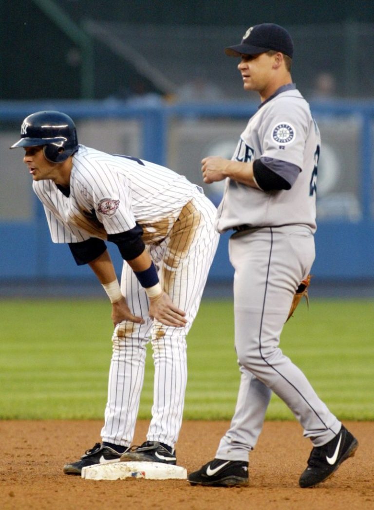 Brother vs. brother: New Rangers coach faces little bro’s Yankees