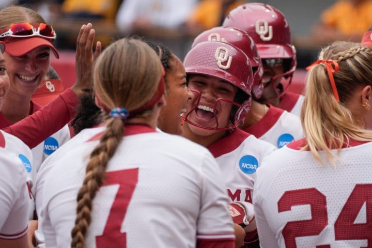 NCAA softball winners and losers: Seeds sent packing as Oklahoma rolls