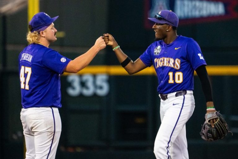 Who wins on Day 4? Predictions, picks for College World Series