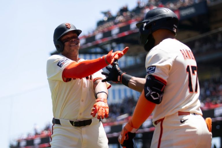 Rafael Devers hits first homer with Giants … against Red Sox