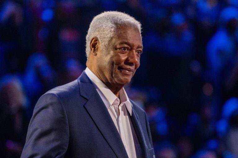 Basketball Hall of Famer to receive Arthur Ashe Award for Courage