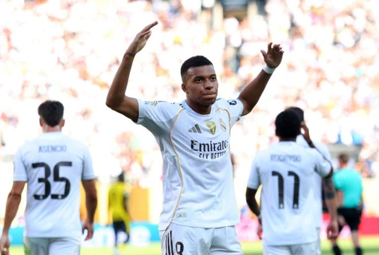 Is Kylian Mbappé starting today? Real Madrid star vs. PSG