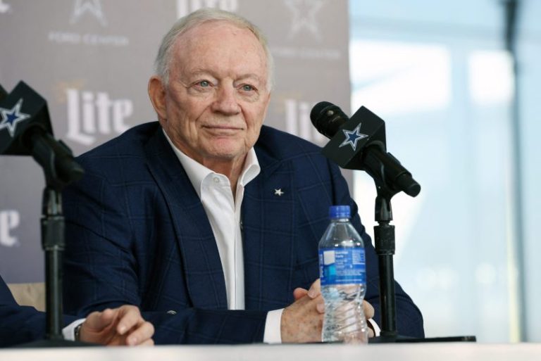 Jerry Jones speaks on Micah Parsons contract negotiations