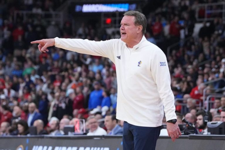 Kansas coach Bill Self has heart procedure
