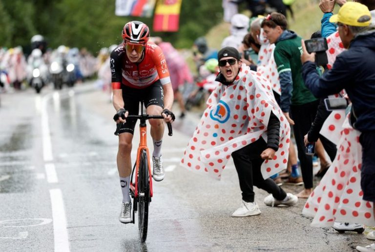 Arensman wins Tour de France Stage 19 as Pogacar closes in on title